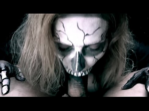 ❤️ Demon girl zuigt pik met haar zwarte mond en slikt sperma. ❌ Quality porn at nl.punkbass.ru